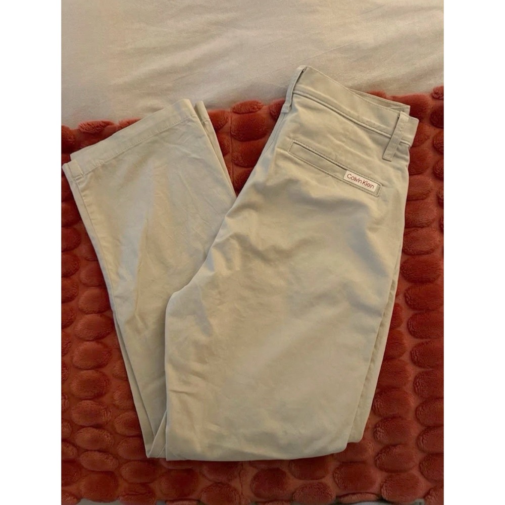 Calvin Klein chino pants in a classic beige/khaki, size 29